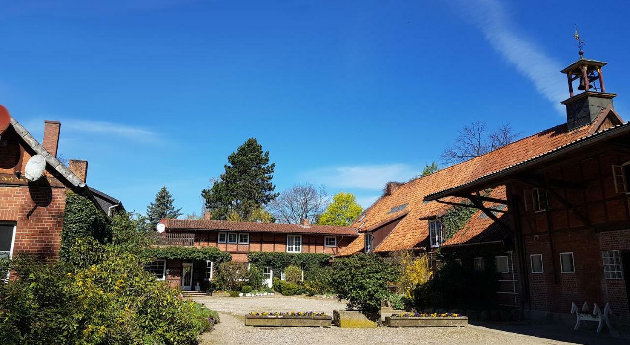 Grosse, Helle Ferienwohnung Mit 2 Balkonen Auf Dem Bauernhof In Der Lueneburger Heide Oetzen Exterior foto