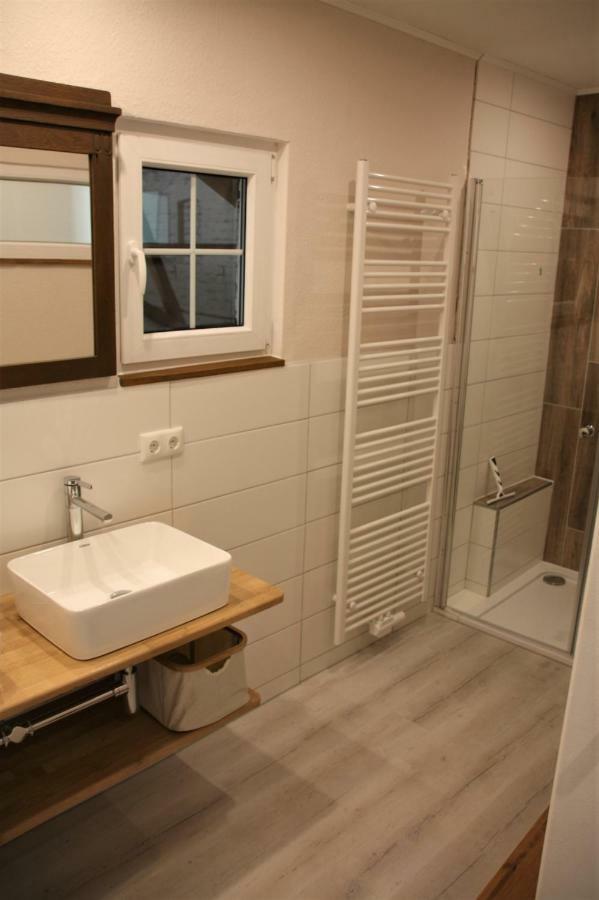 Grosse, Helle Ferienwohnung Mit 2 Balkonen Auf Dem Bauernhof In Der Lueneburger Heide Oetzen Exterior foto