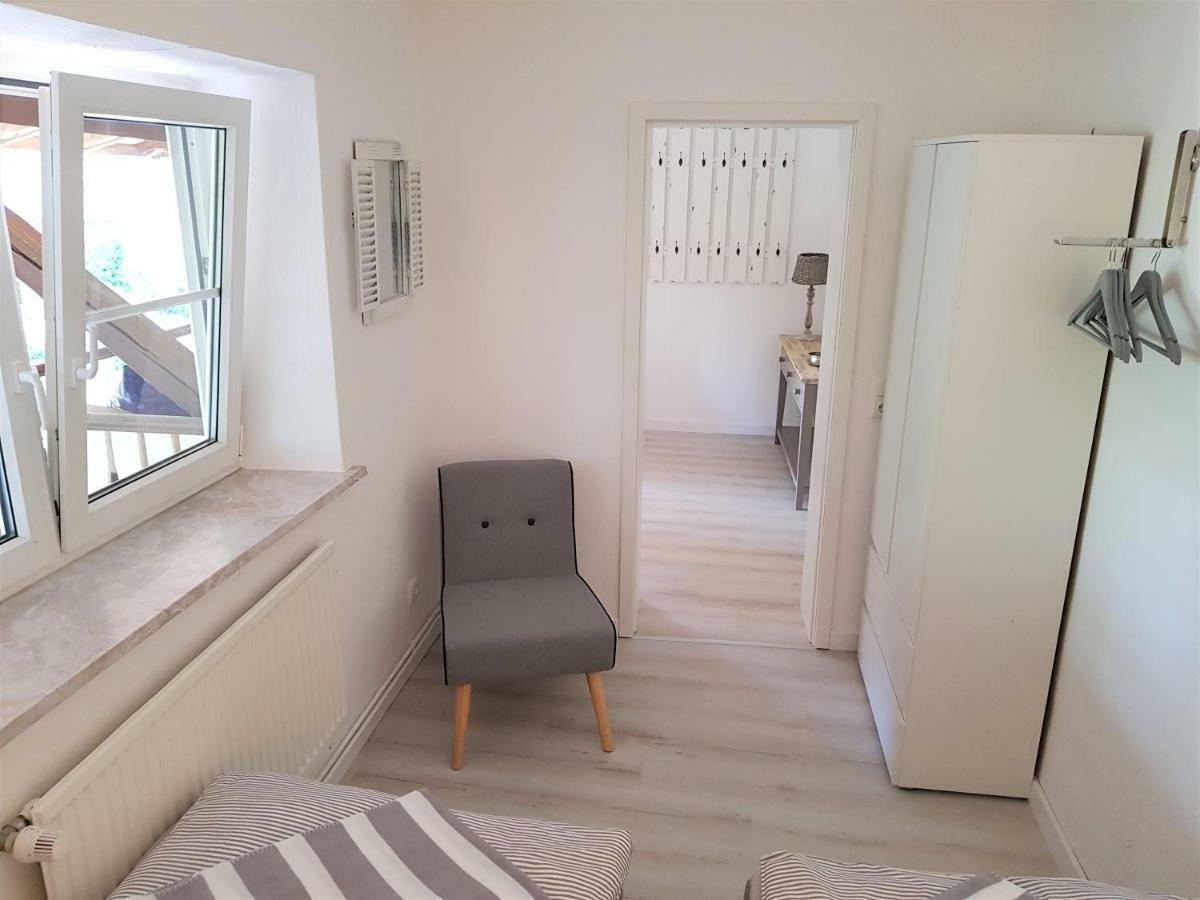 Grosse, Helle Ferienwohnung Mit 2 Balkonen Auf Dem Bauernhof In Der Lueneburger Heide Oetzen Exterior foto
