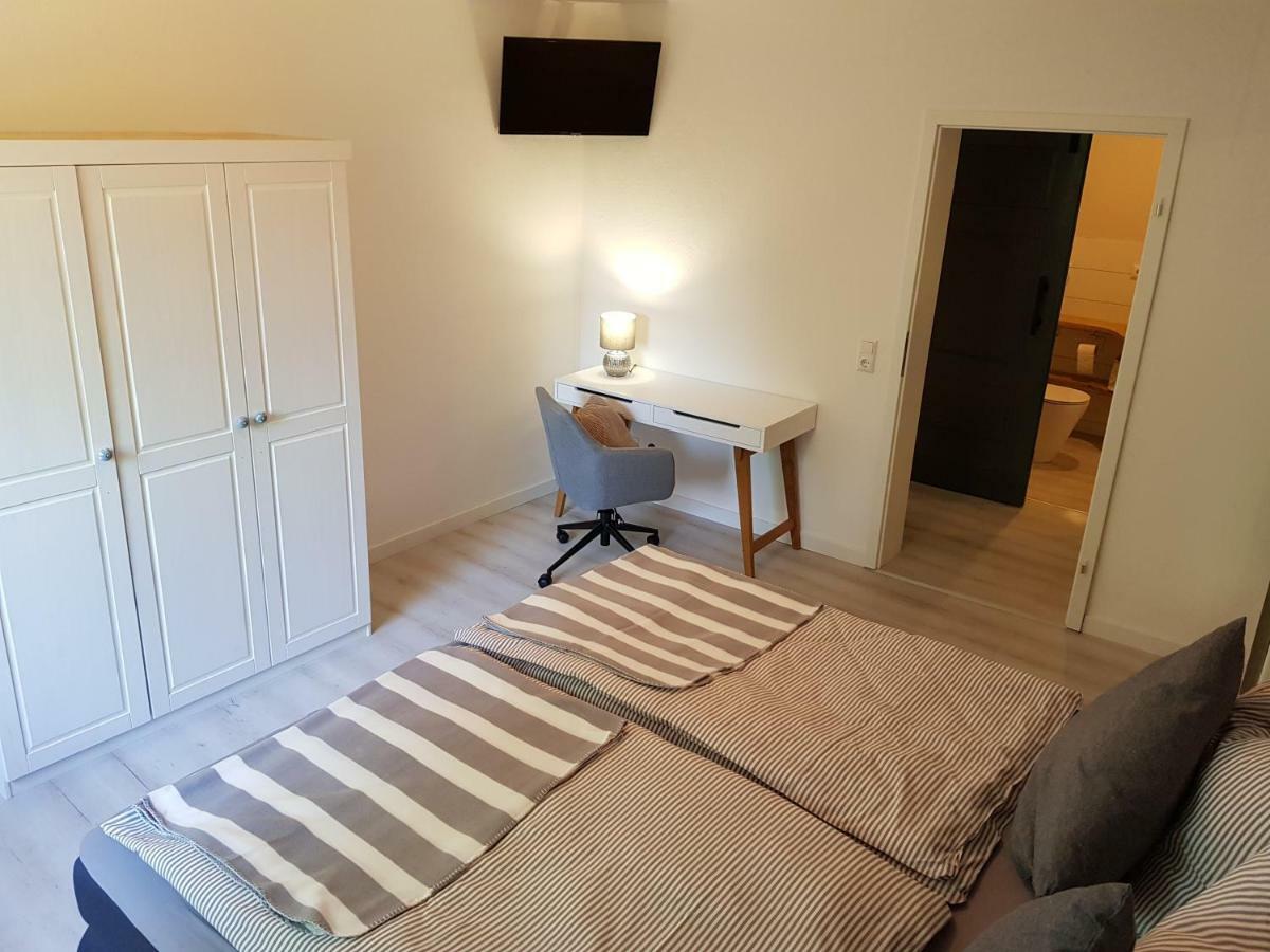 Grosse, Helle Ferienwohnung Mit 2 Balkonen Auf Dem Bauernhof In Der Lueneburger Heide Oetzen Exterior foto