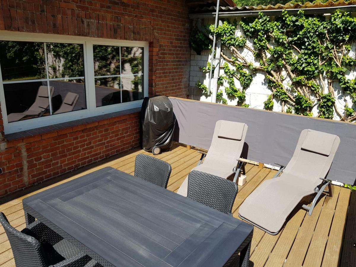 Grosse, Helle Ferienwohnung Mit 2 Balkonen Auf Dem Bauernhof In Der Lueneburger Heide Oetzen Exterior foto